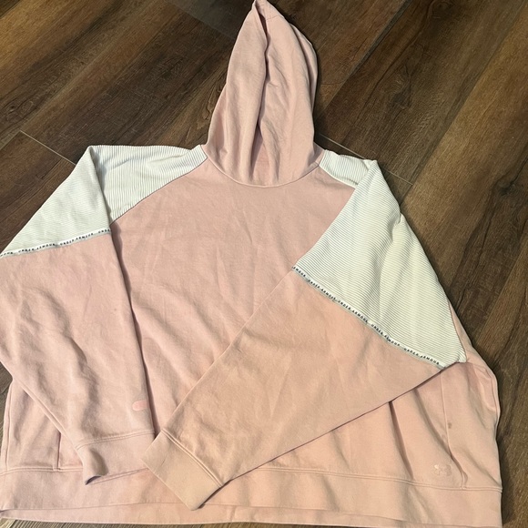Oversized under armour sweater - Picture 1 of 2